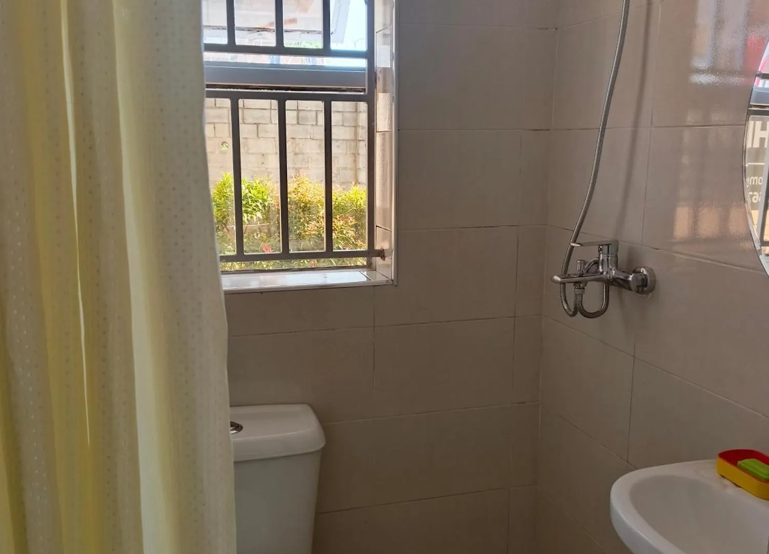 Da White Residence Makerere Kampala 0*,  Uganda